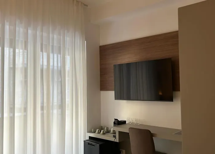 Pensión Moma Urban 3*