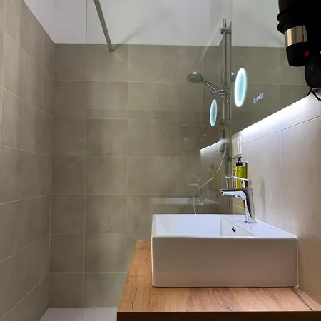 Pensión Moma Urban 3*